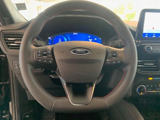 Ford Kuga PHEV ST-LINE X - Samsaru's Car Outlet
