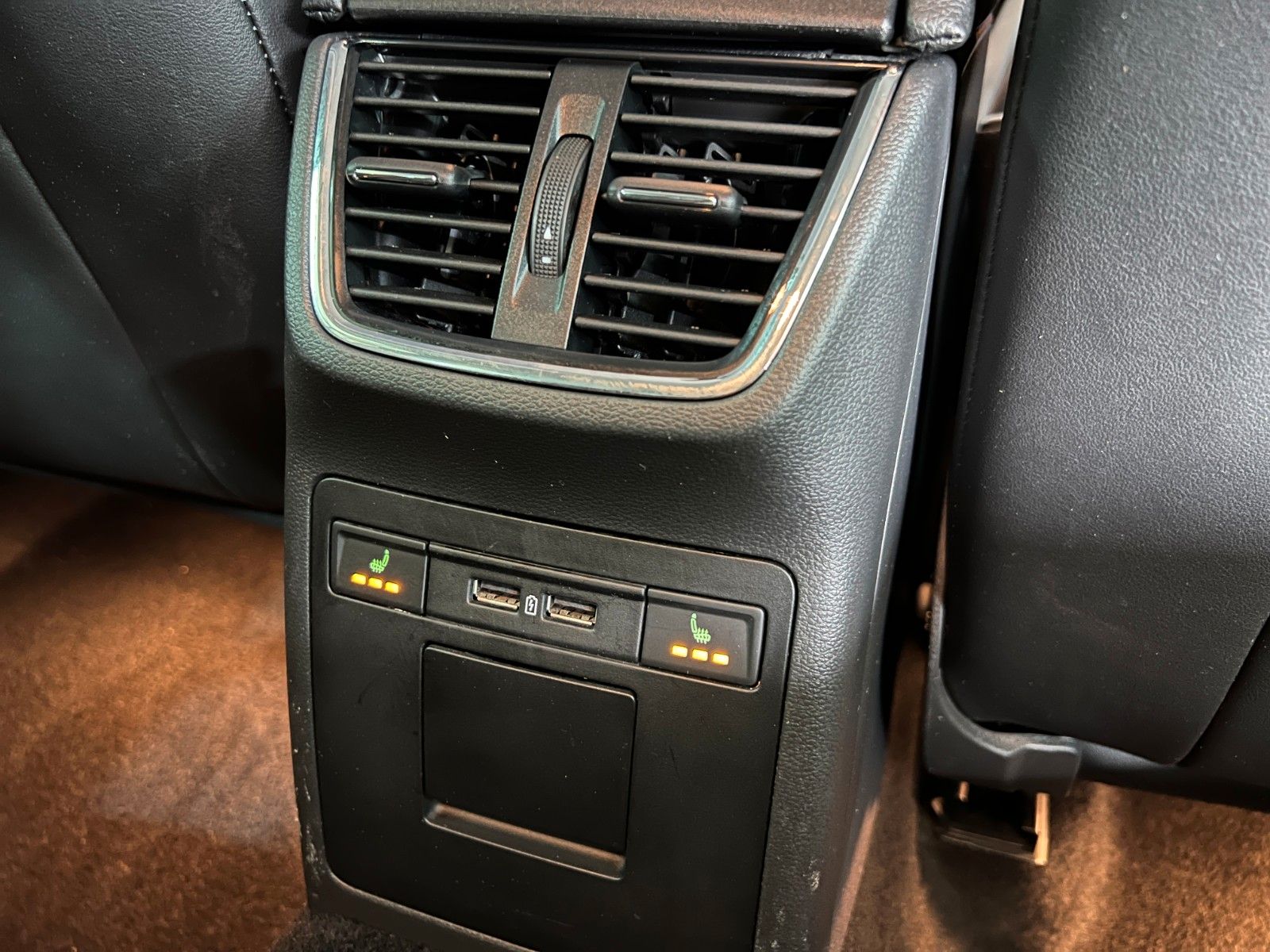 Skoda Octavia Combi Premium Edition - Samsaru's Car Outlet
