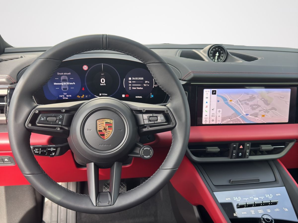 Porsche Macan 4 - Samsaru's Car Outlet