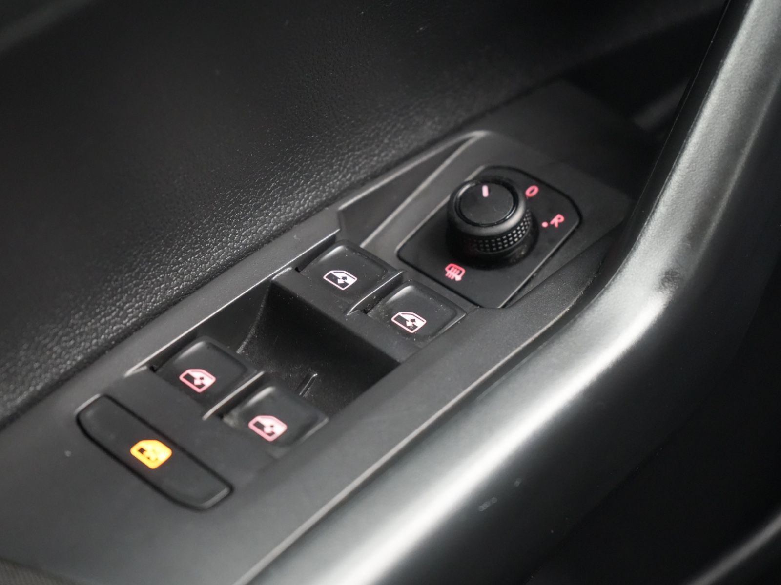 Volkswagen Polo Comfortline DSG - Samsaru's Car Outlet