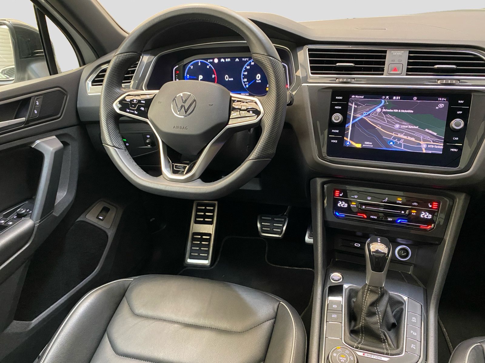 Volkswagen Tiguan 2.0TDI R-Line 4M BlackStyle Pano 360° HUD