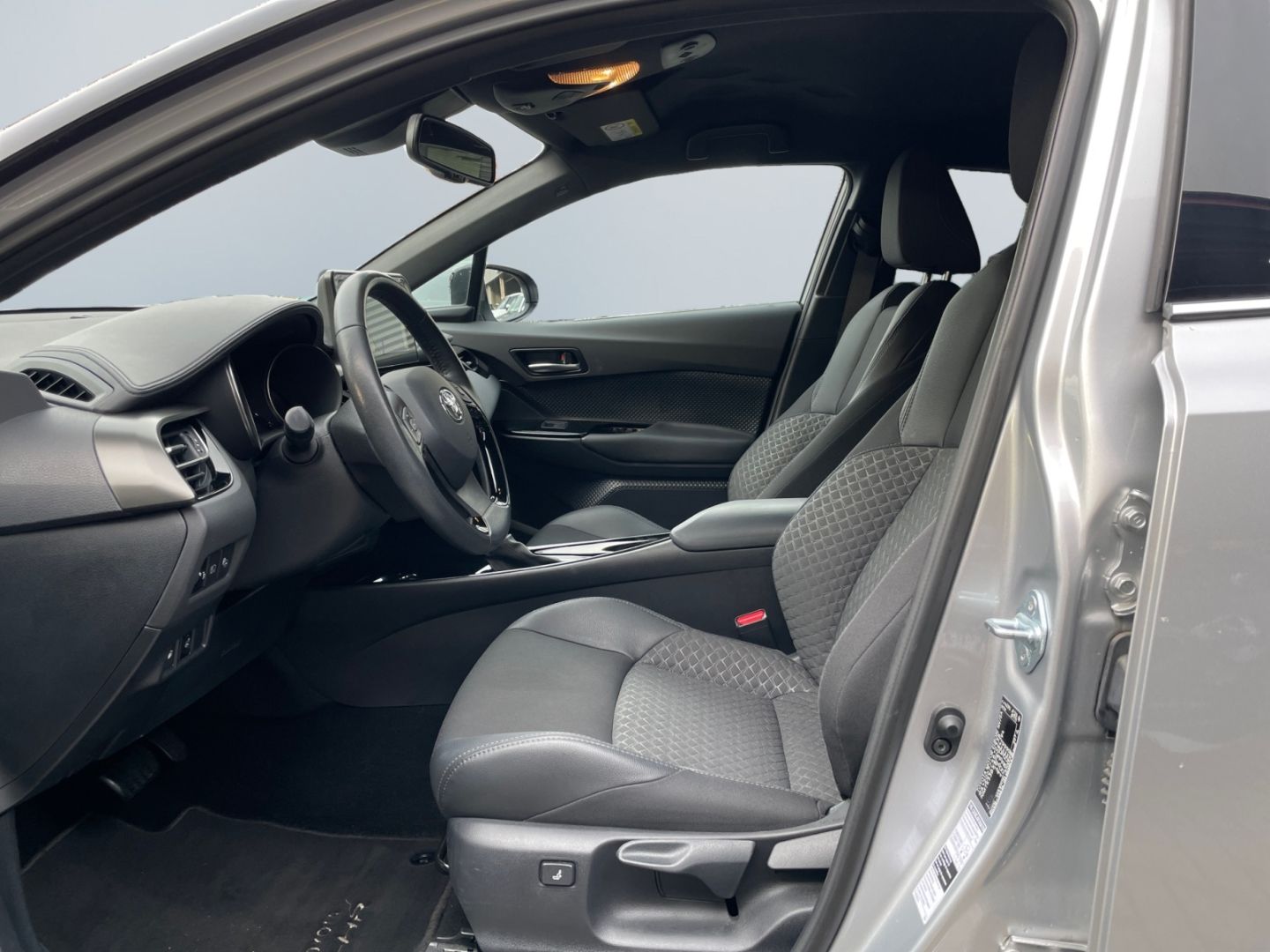 Toyota C-HR 2.0 Hybrid Team D *LED*ACC*CarPlay*CAM*SHZ*