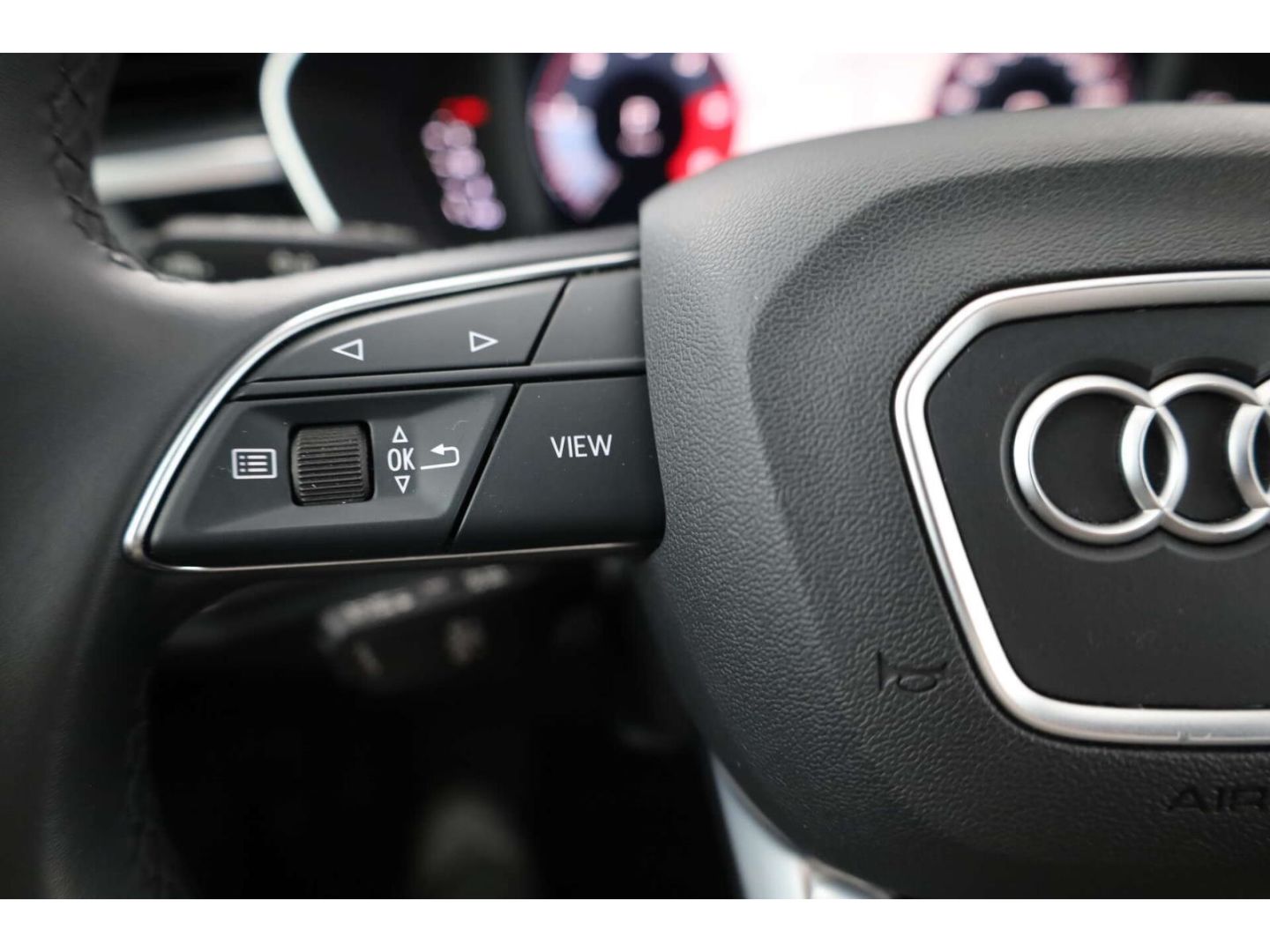 Audi Q3 35 TDI quattro advanced - Samsaru's Car Outlet