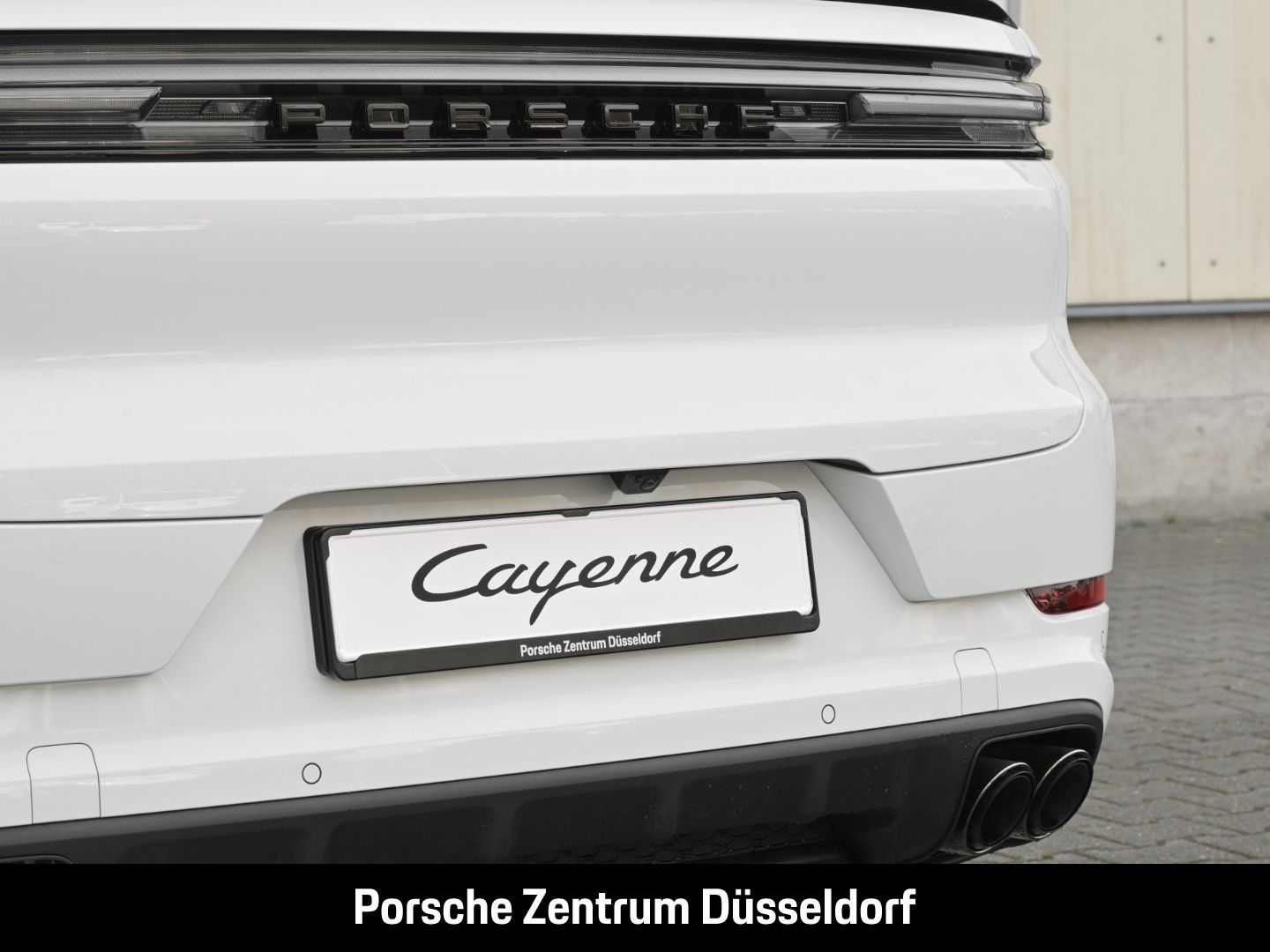 Porsche Cayenne E-Hybrid Coupe Surround-View Head-Up