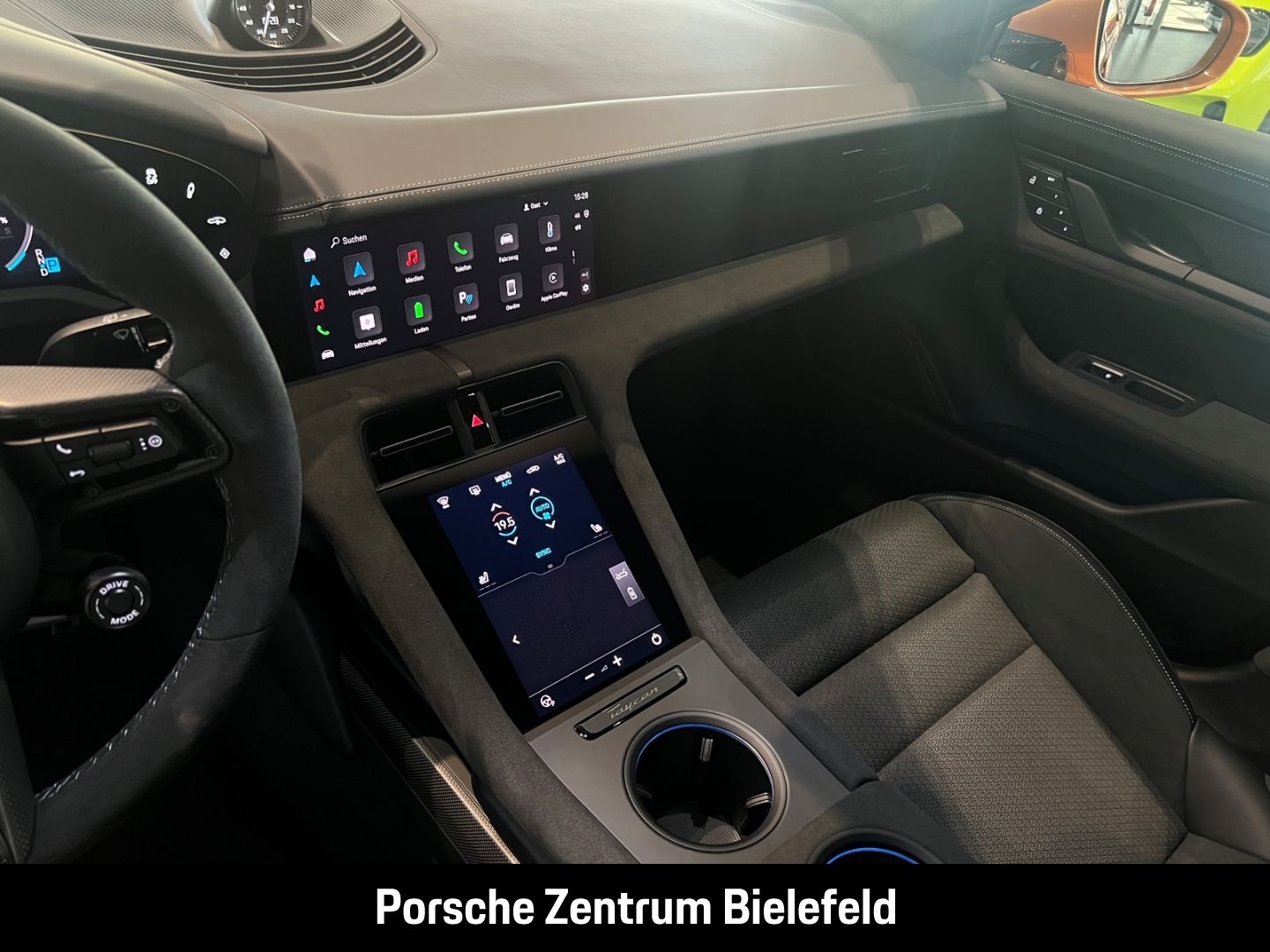 Porsche Taycan GTS Sport Turismo  Nordischgold Head-Up