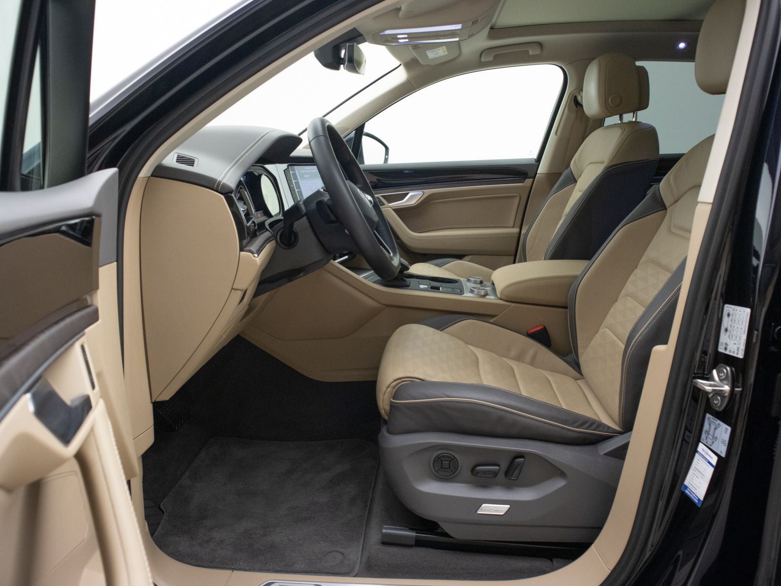 Volkswagen Touareg 3.0 V6 TDI Atmosphere 4M - Samsaru's Car Outlet