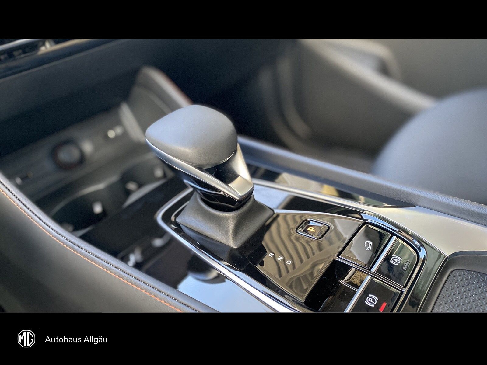 MG HS PHEV Luxury 360°+SHZ+LED+NAVI+CAR PLAY