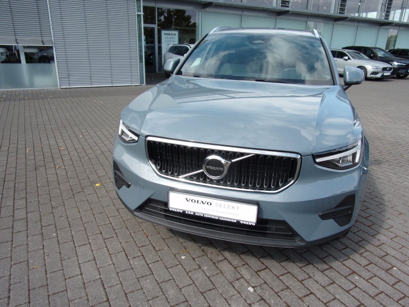 Volvo XC 40 B3 Core 2WD - Samsaru's Car Outlet