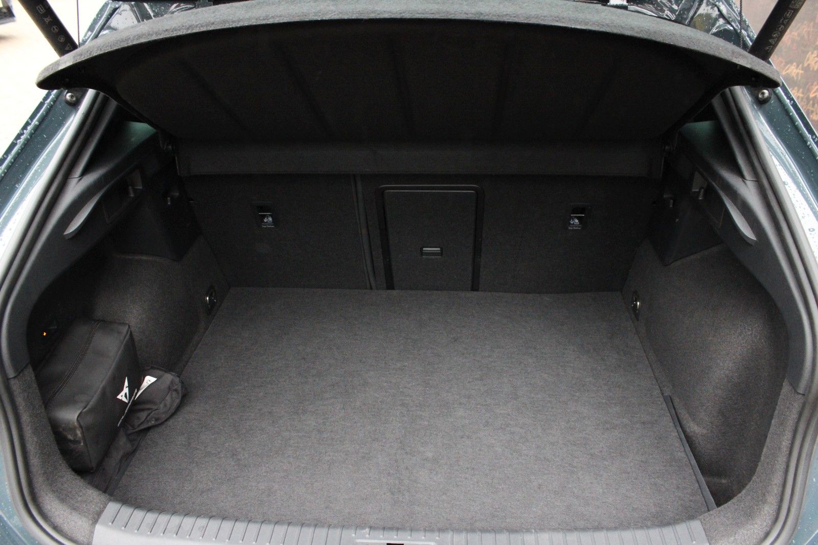 Cupra Formentor VZ 1.5 e-Hybrid DSG +AHK+360°+ACC+SHZ+