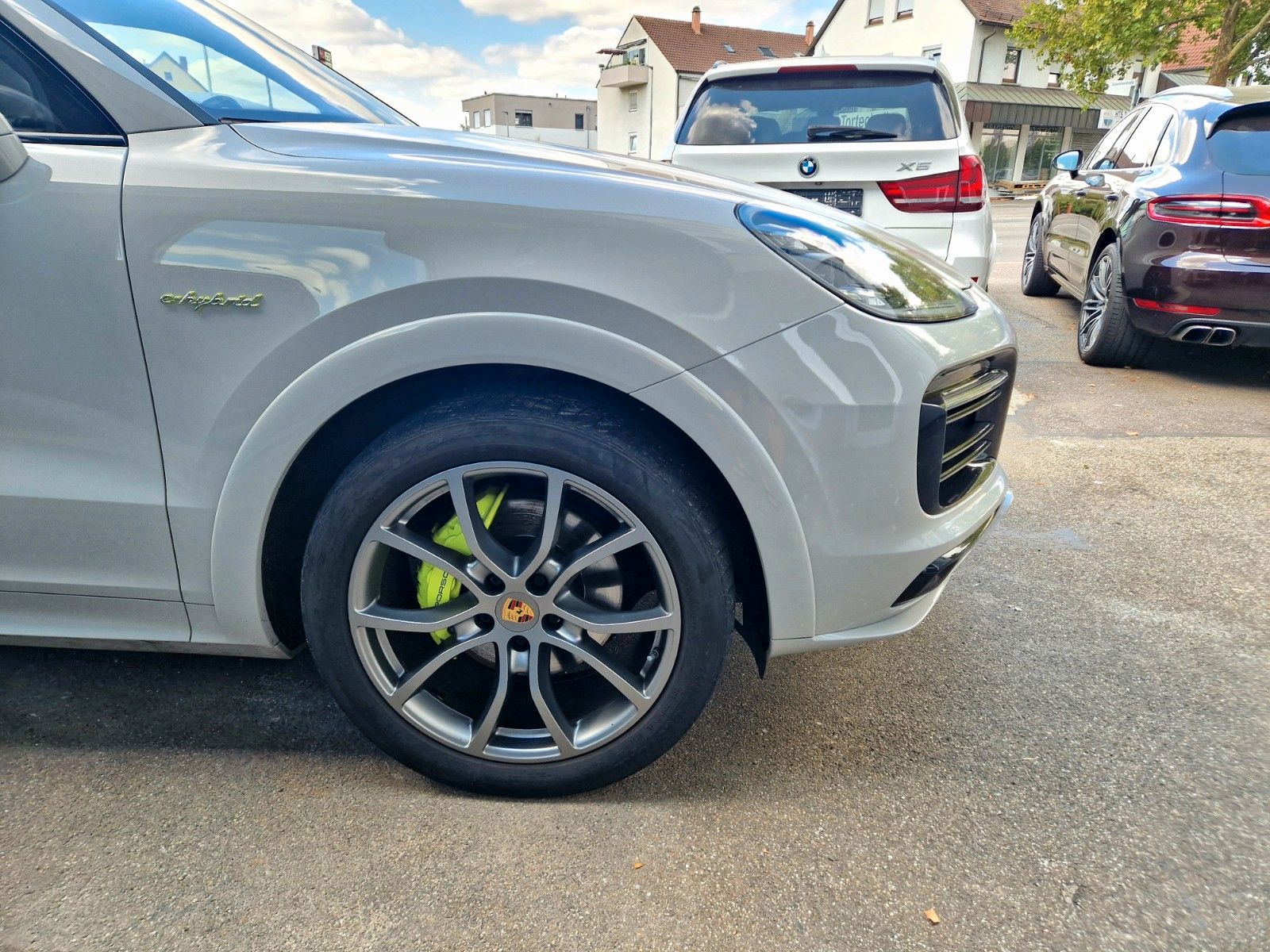 Porsche Cayenne E-Hybrid +SPORTABGAS+PANO+HUD+MEMORY+
