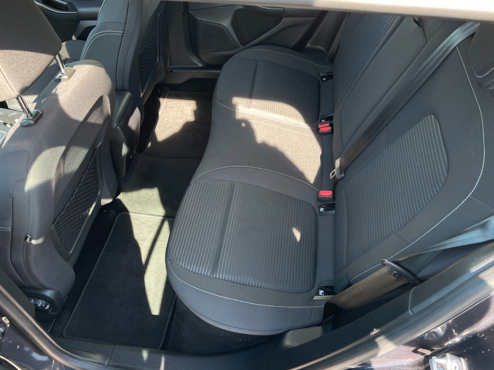 Ford Turnier Titanium - Samsaru's Car Outlet