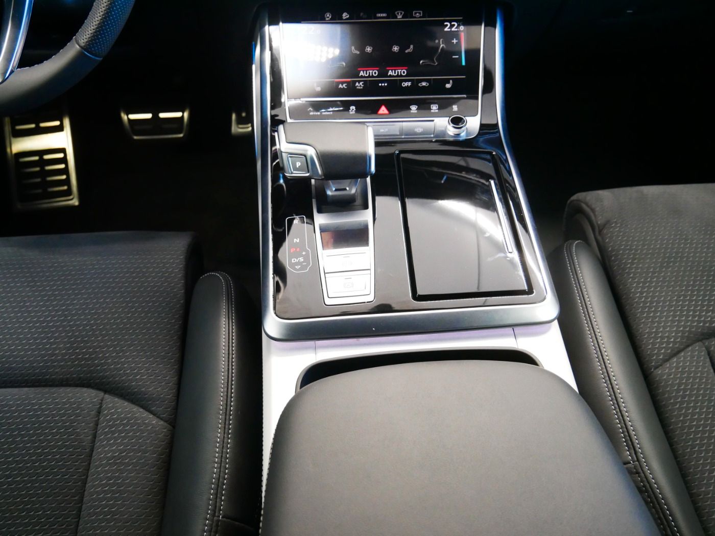 Audi Q7 50 TDI S line tiptr. MATRIX AHK PANO