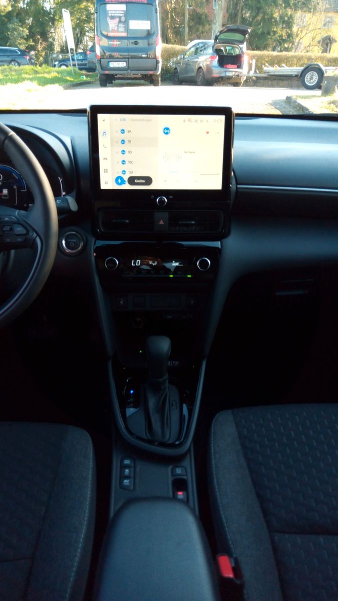 Toyota Yaris Cross 1,5-l-VVT-iE Teamplayer Safety P. V