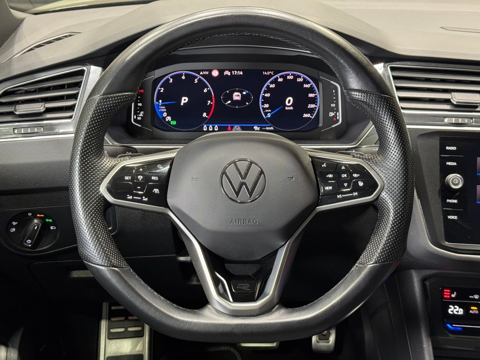 Volkswagen Tiguan R-Line 1.5 TSI DSG - Samsaru's Car Outlet