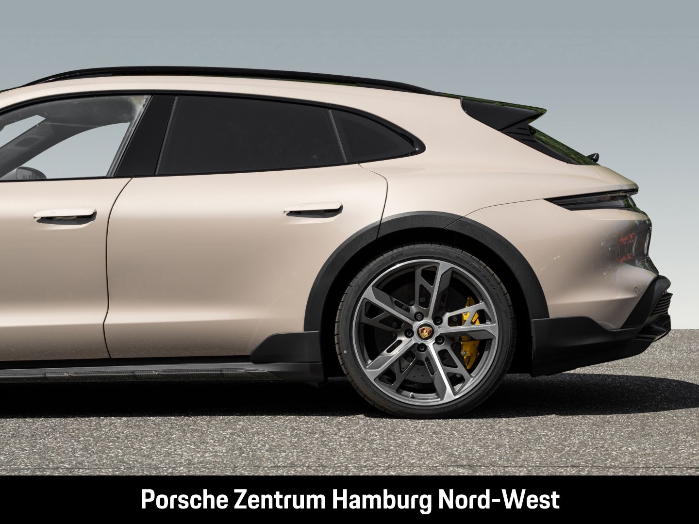 Porsche Taycan Turbo S Cross Turismo Burmester HUD PDCC