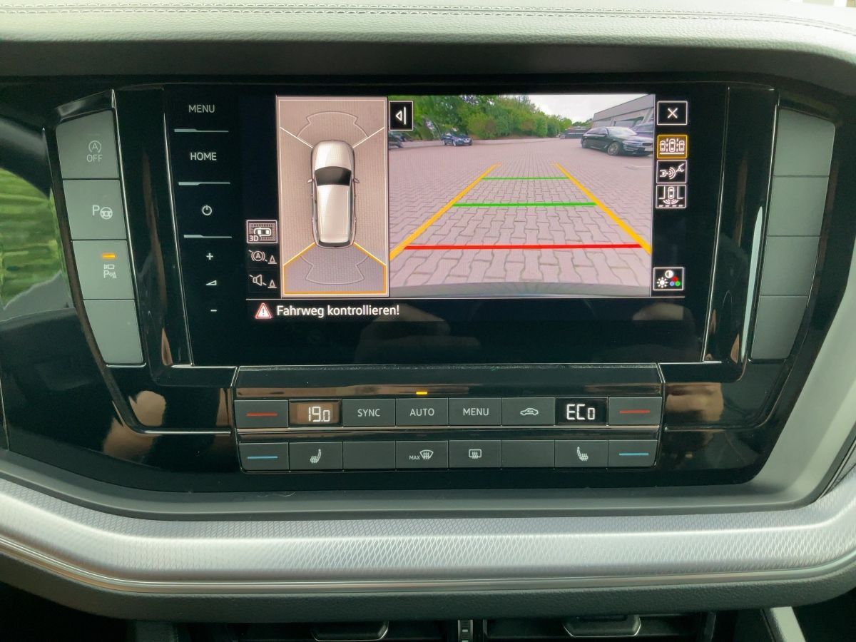 Volkswagen Touareg 3.0 TDI 4M R-LINE - Samsaru's Car Outlet