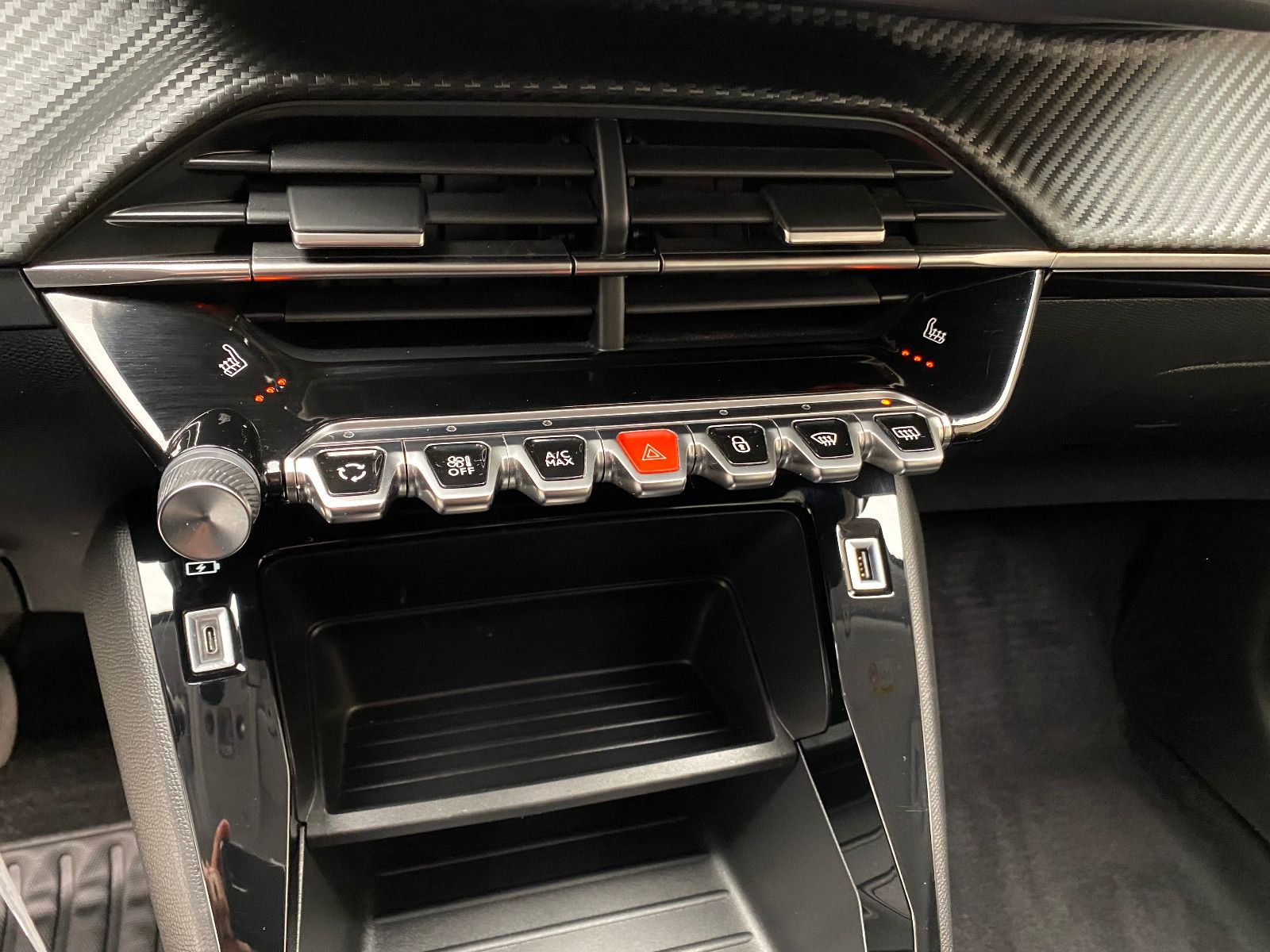 Peugeot 208 Active Pack 1.2 Automatik - Samsaru's Car Outlet