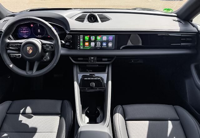 Porsche Macan 4 Electric AHK Bose Pano LUFT Sport-Chrono