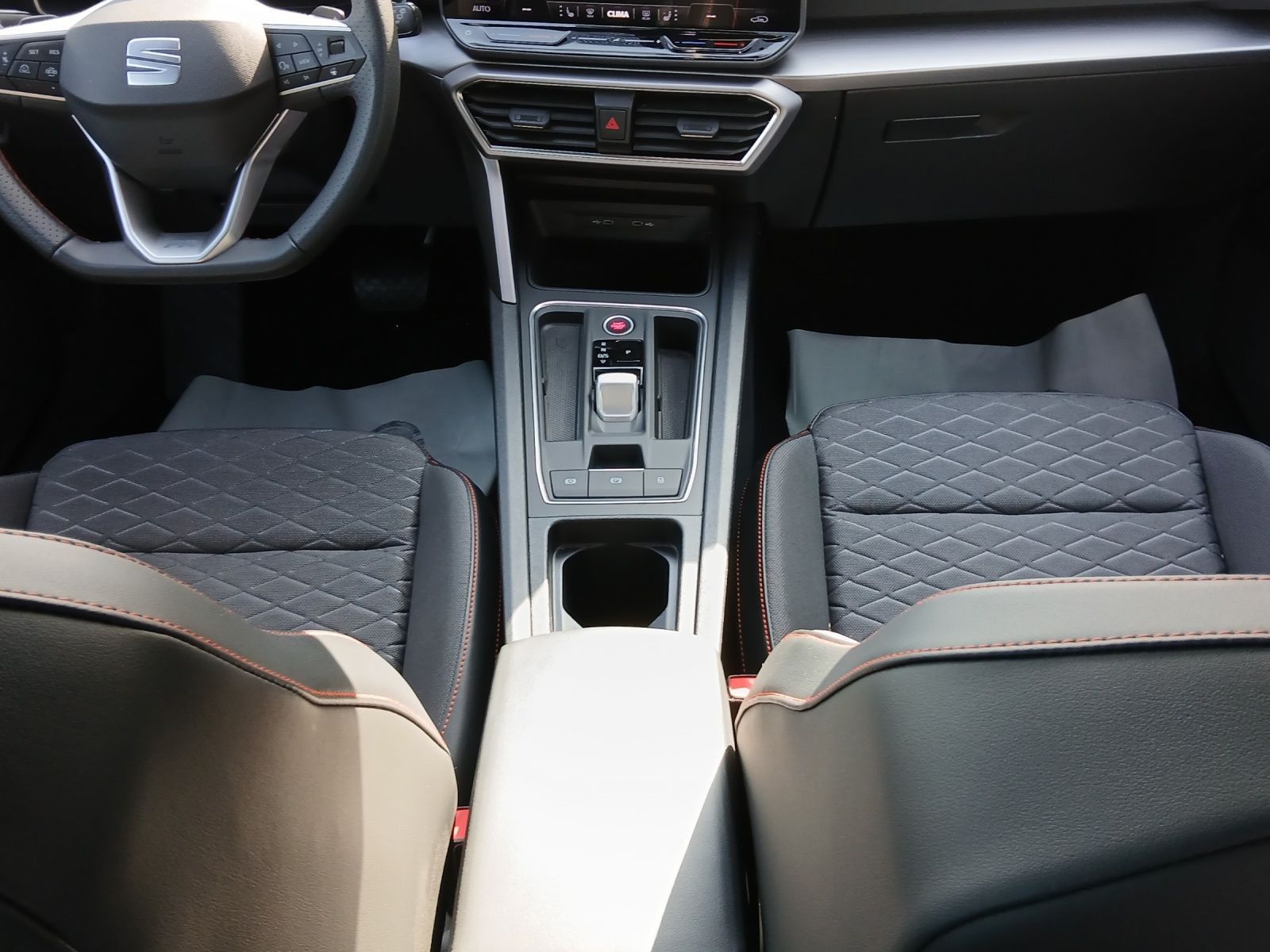 Seat Leon Sportstourer FR-Line 2.0 TDI DSG*NAVI*AHK*K