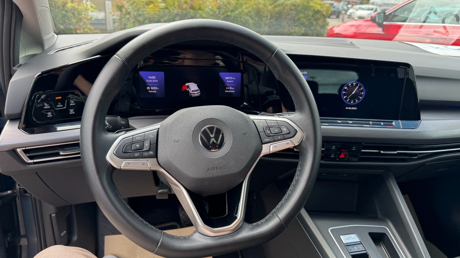 Volkswagen Golf VIII Lim. Style eTSI - Samsaru's Car Outlet