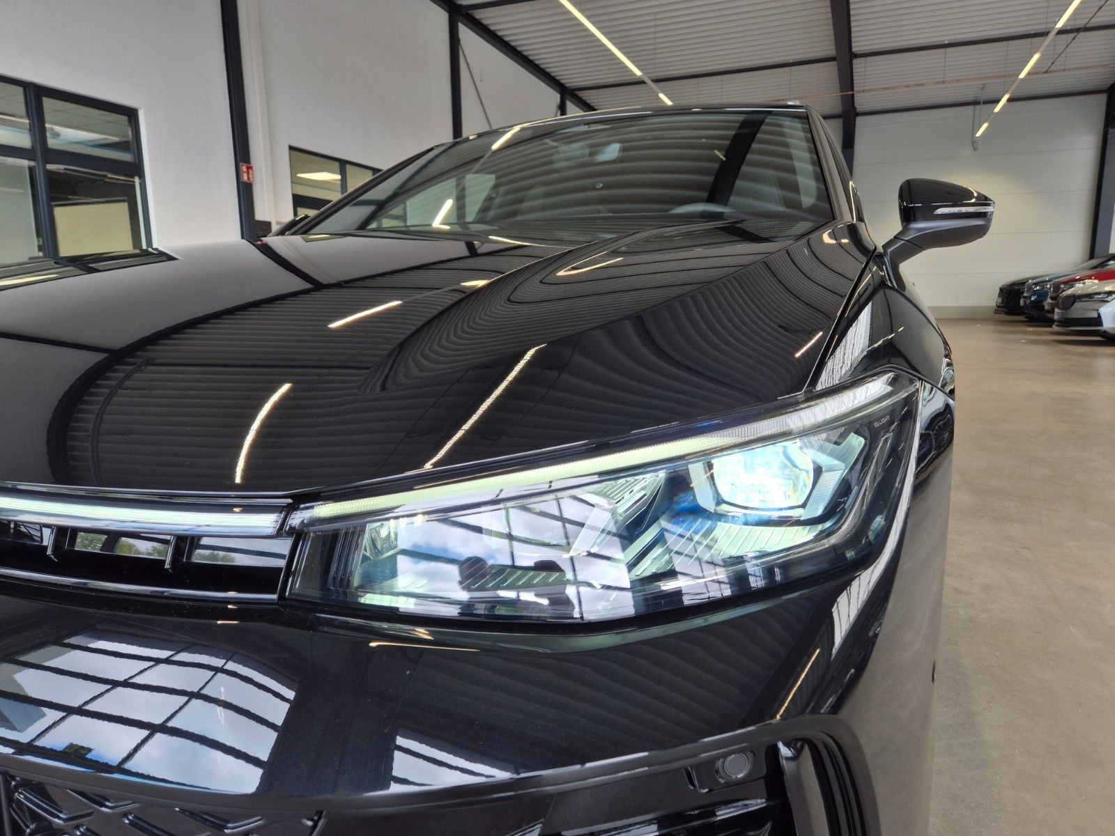 Volkswagen PASSAT VARIANT 2.0 TSI 4M R-LINE IQ PANO HUD AHK