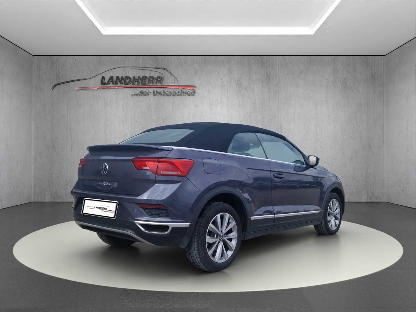 Volkswagen T-Roc 1.5 Style - Samsaru's Car Outlet