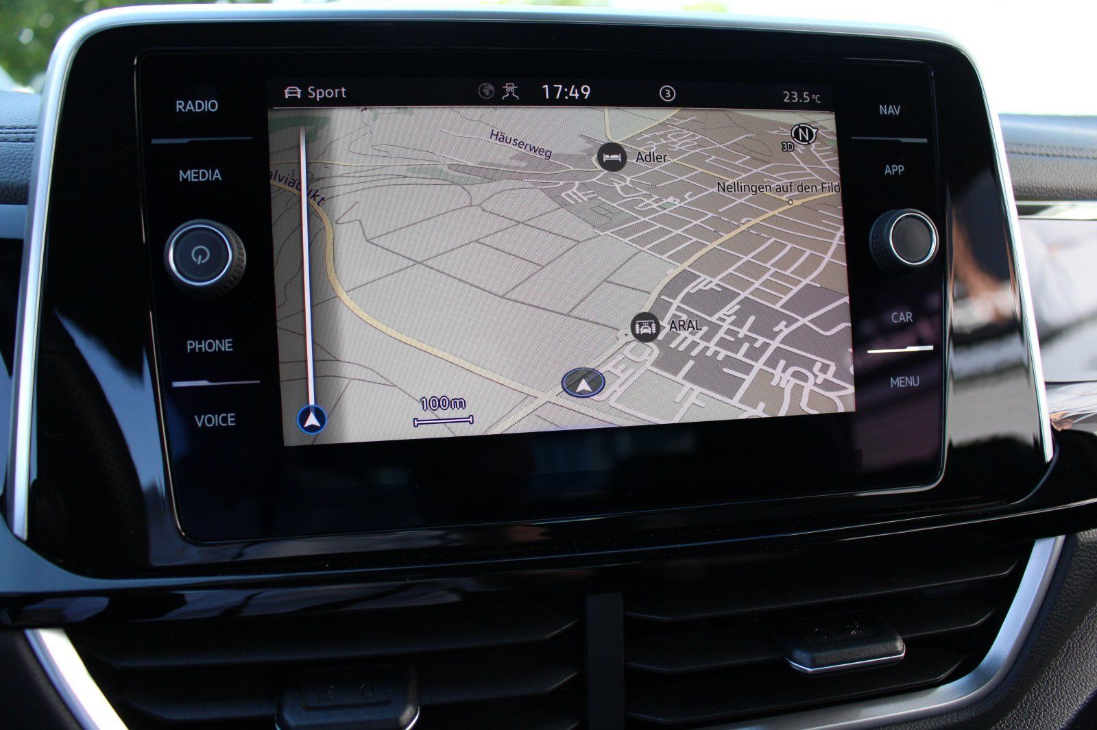 Volkswagen T-Roc 1.5 TSI DSG R-Line - Samsaru's Car Outlet