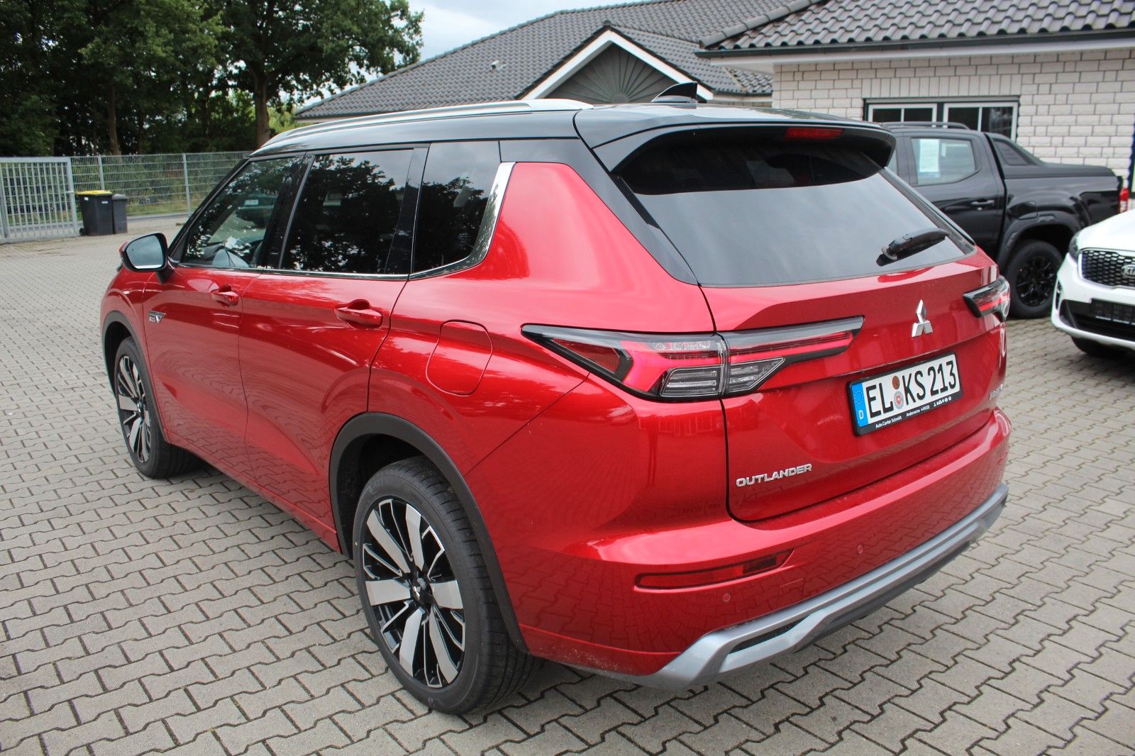 Mitsubishi Plug-in Hybrid Outlander Plug-in Hybrid TOP