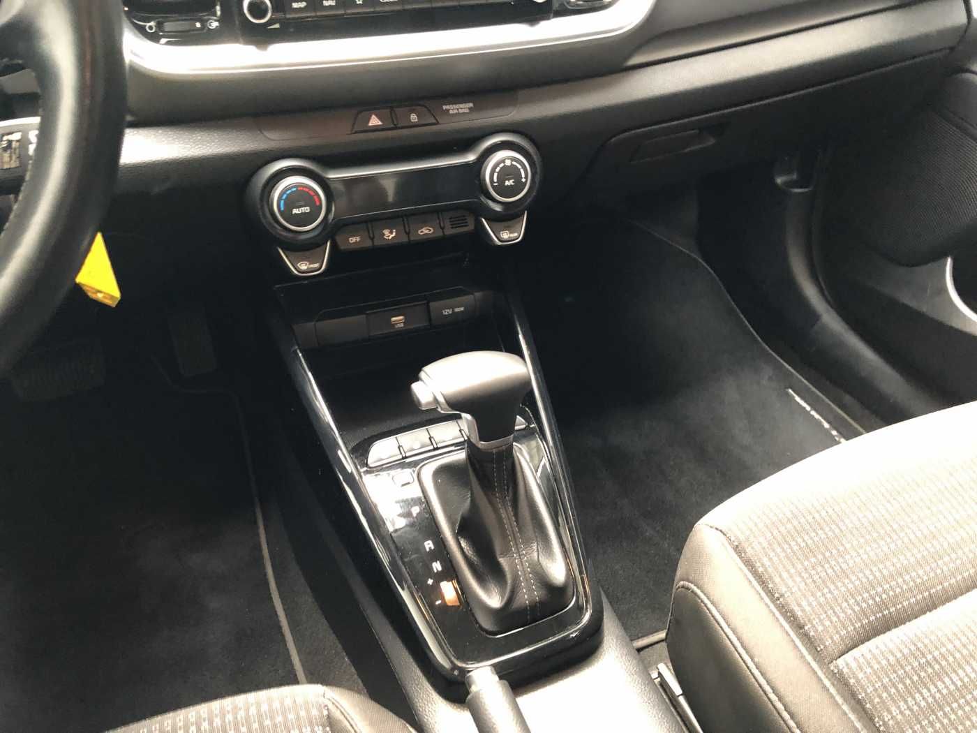 Kia Stonic 1.0i T DCT Vision - Samsaru's Car Outlet
