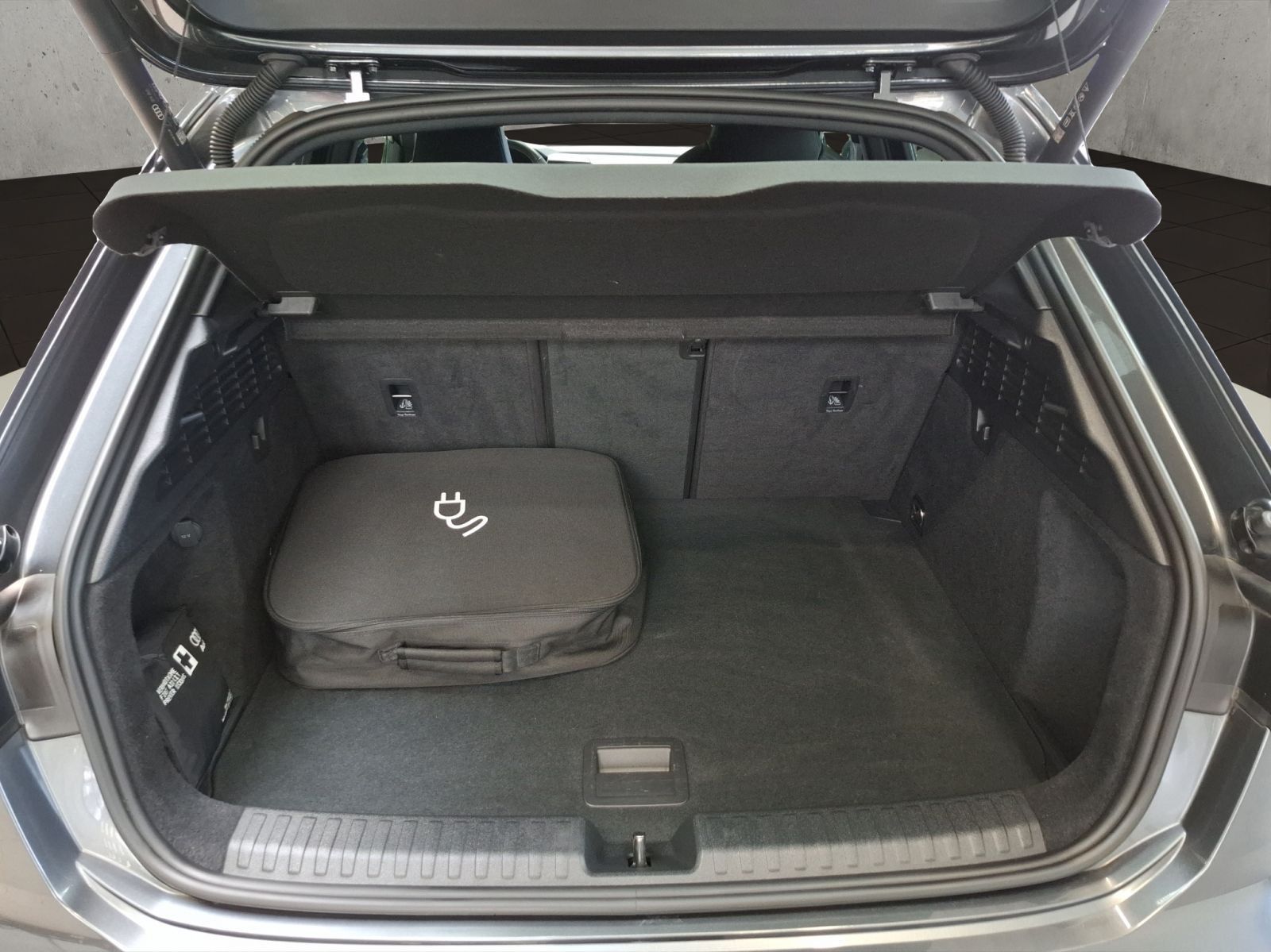Audi A3 Sportback TFSI e S line - Samsaru's Car Outlet