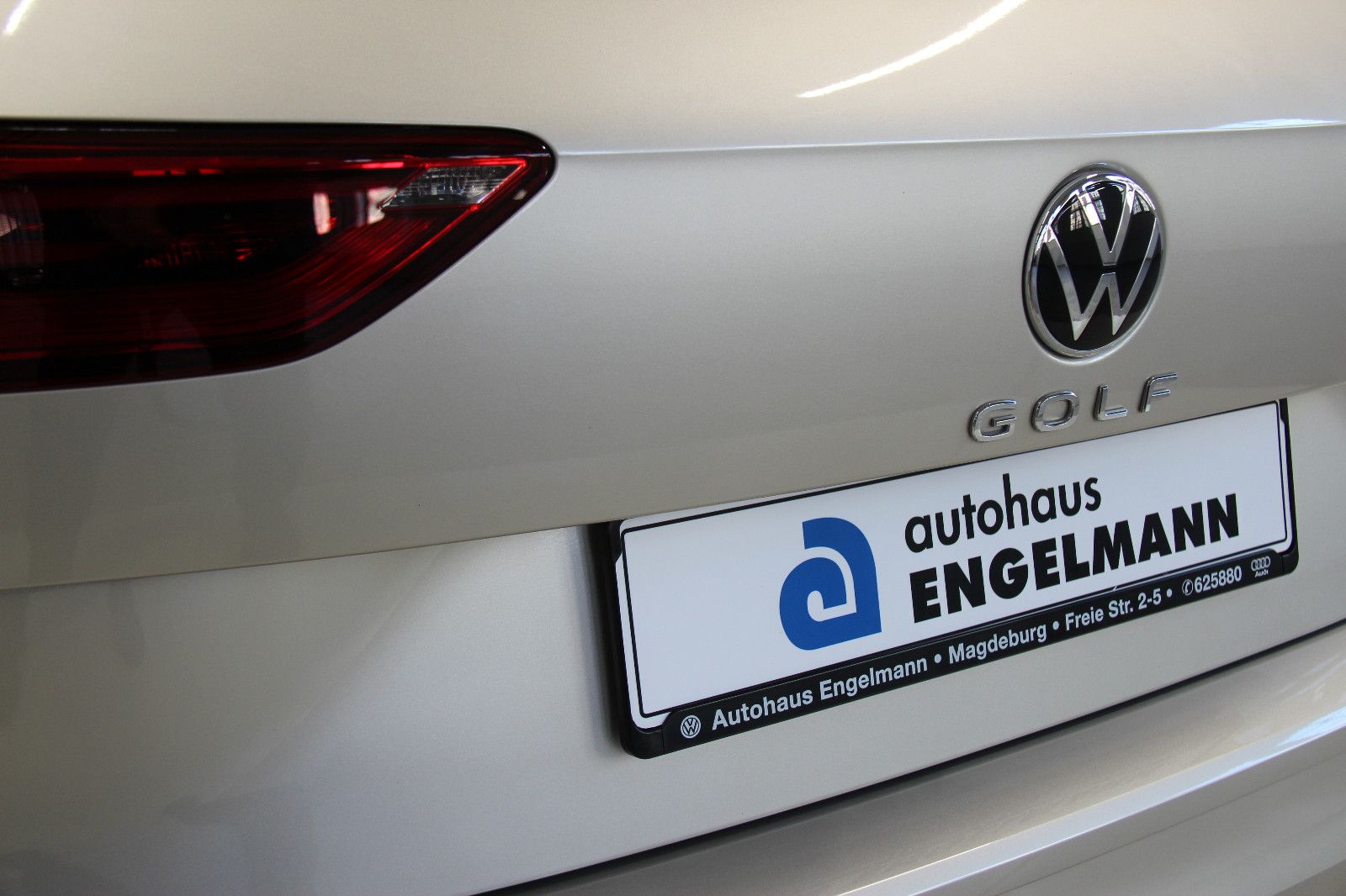 Volkswagen Golf 8 Variant 1.5 eTSI DSG - Samsaru's Car Outlet