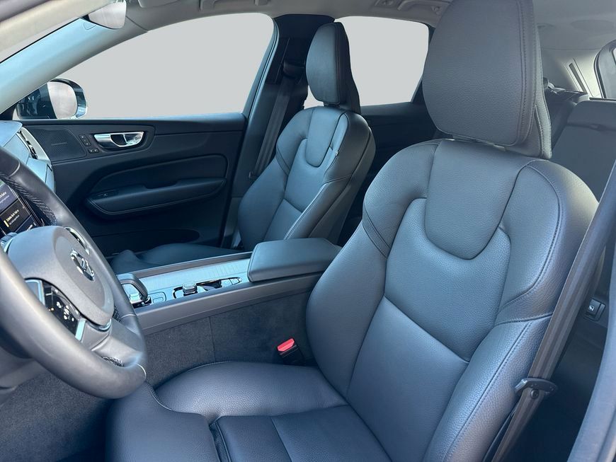 Volvo XC60 B5 B AWD Plus Dark