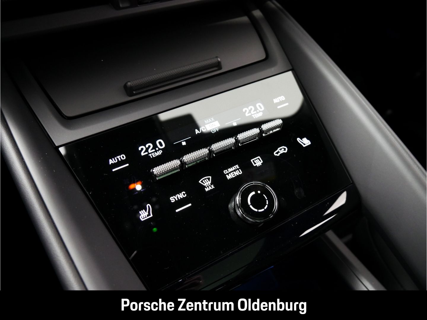 Porsche Macan Electric 4 Luftfed AHK BOSE Pano Matrix LE