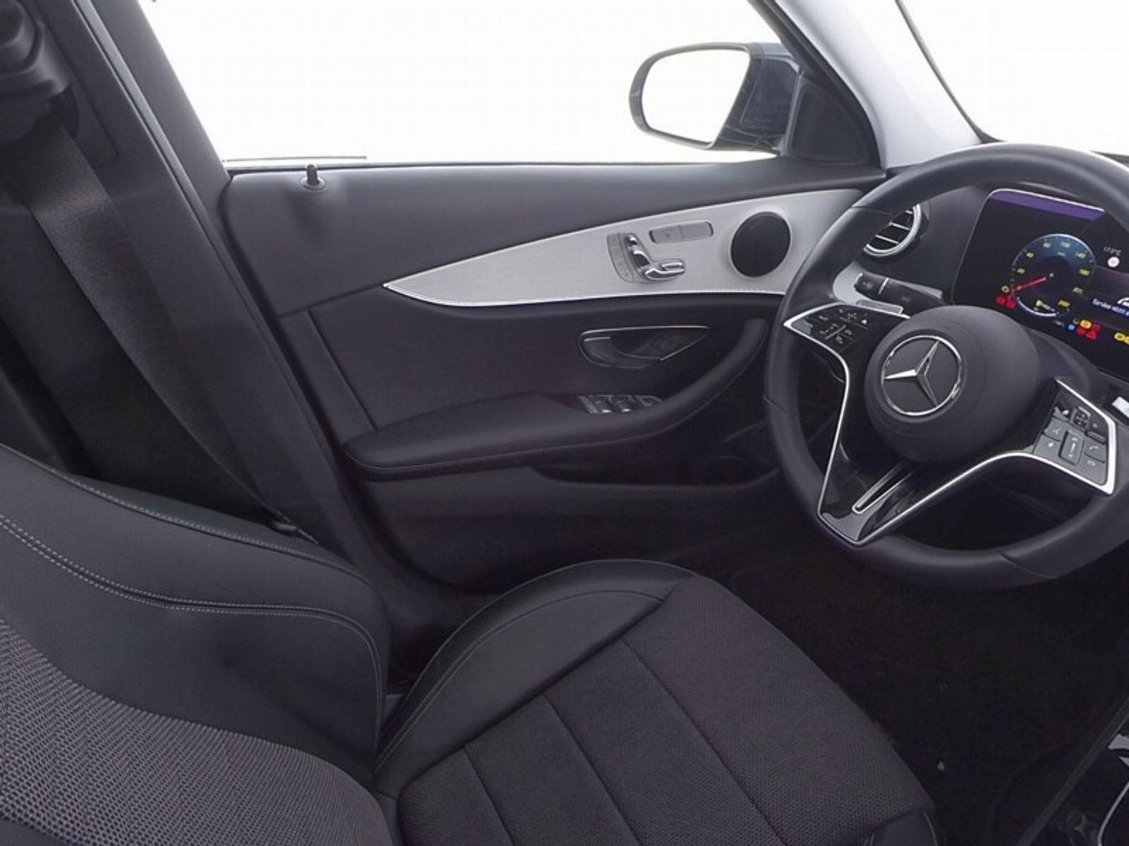 Mercedes-Benz E 200 d AVANTGARDE - Samsaru's Car Outlet