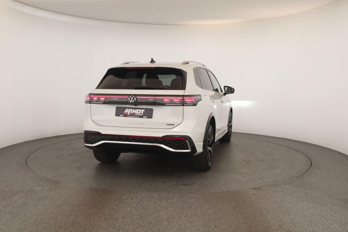 Volkswagen Tiguan 2.0 TDI 4M DSG R-Line Leder Pano Navi 360