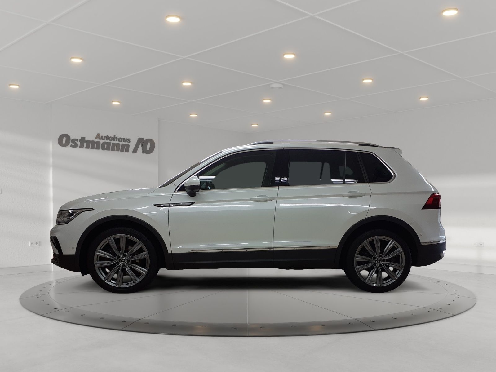 Volkswagen Tiguan 2.0 TDI 4Motion Elegance - Samsaru's Car Outlet