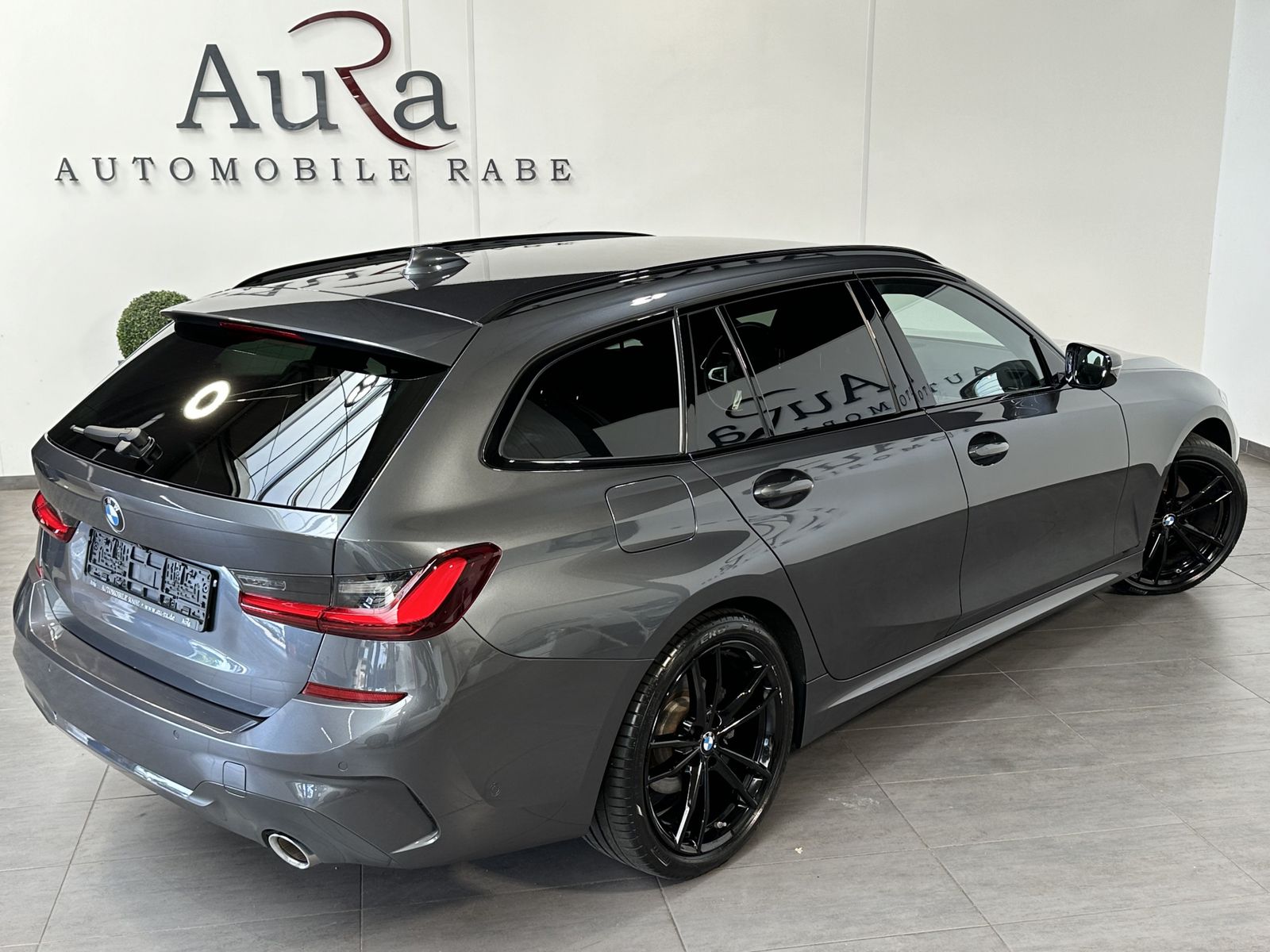 BMW 320d Touring M-Sport - Samsaru's Car Outlet