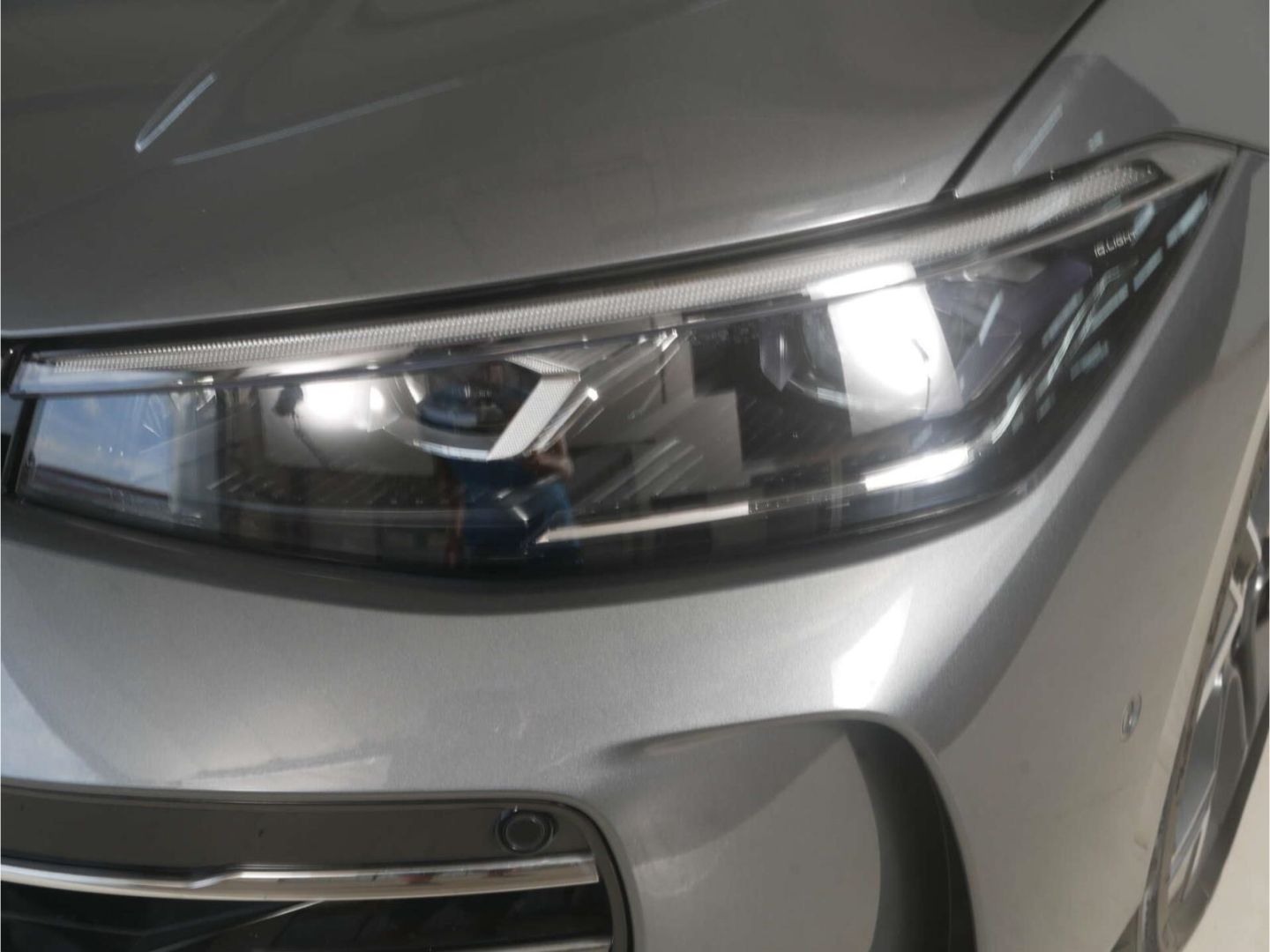 Volkswagen Passat 1.5 eHybrid Elegance DSG AHK/Leder/Matrix