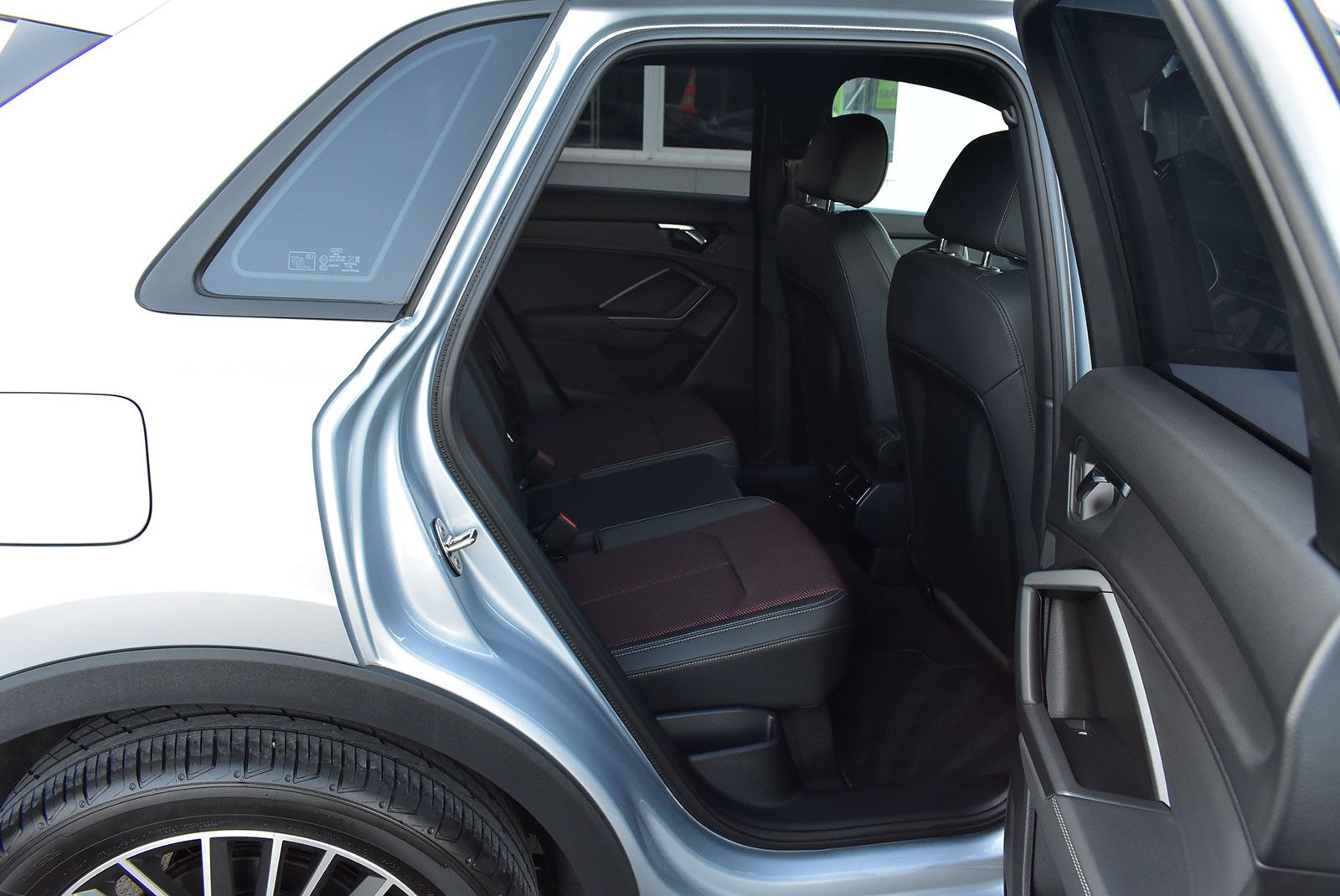 Audi Q3 40 TFSI quattro S-line LED+ACC+Navi+Leder+AHK