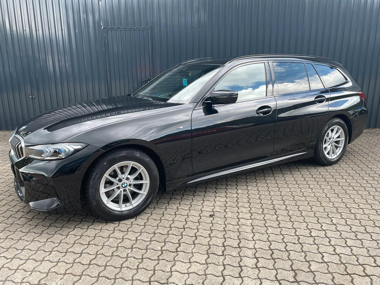 BMW 320D Aut. Touring M SPORT - Samsaru's Car Outlet