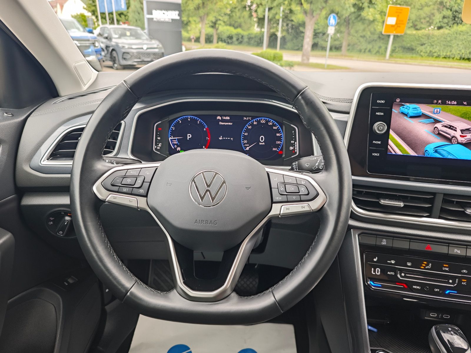 Volkswagen T-Roc Style 150PS DSG - Samsaru's Car Outlet