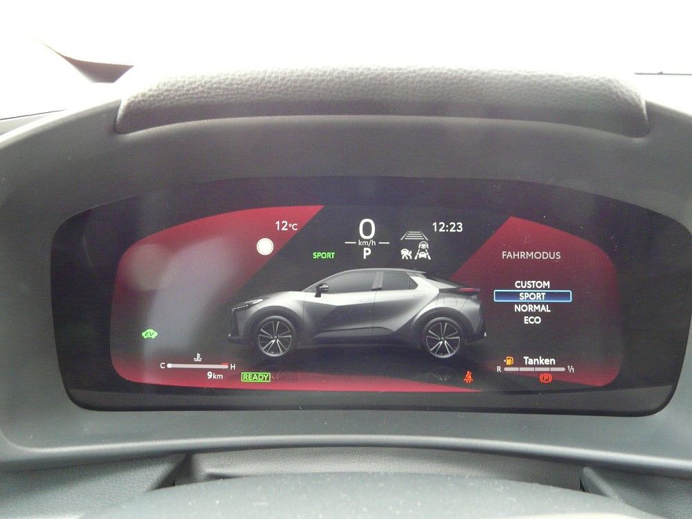 Toyota C-HR Team D  2,0 Hybrid