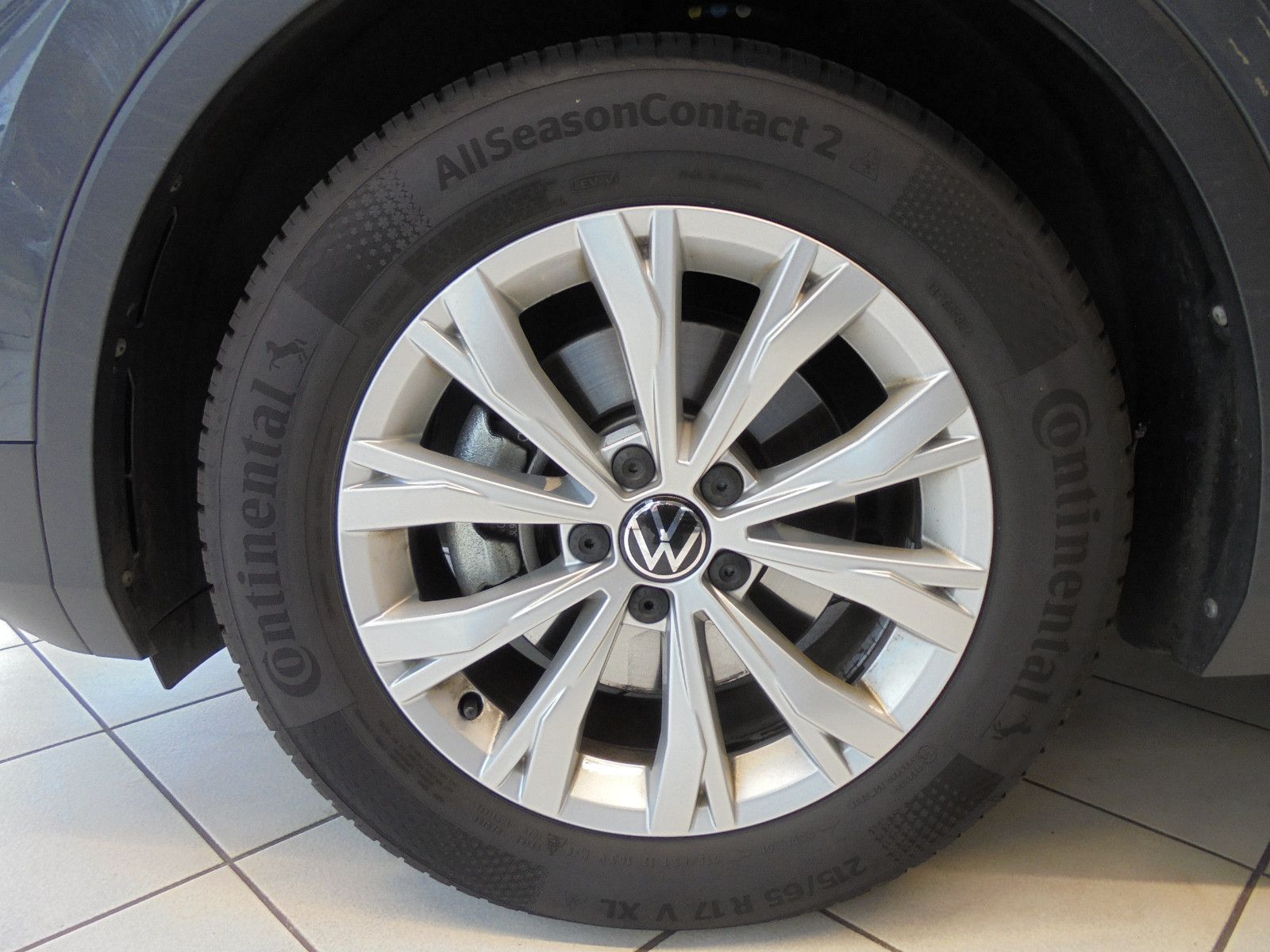 Volkswagen Tiguan Life TDI - Samsaru's Car Outlet
