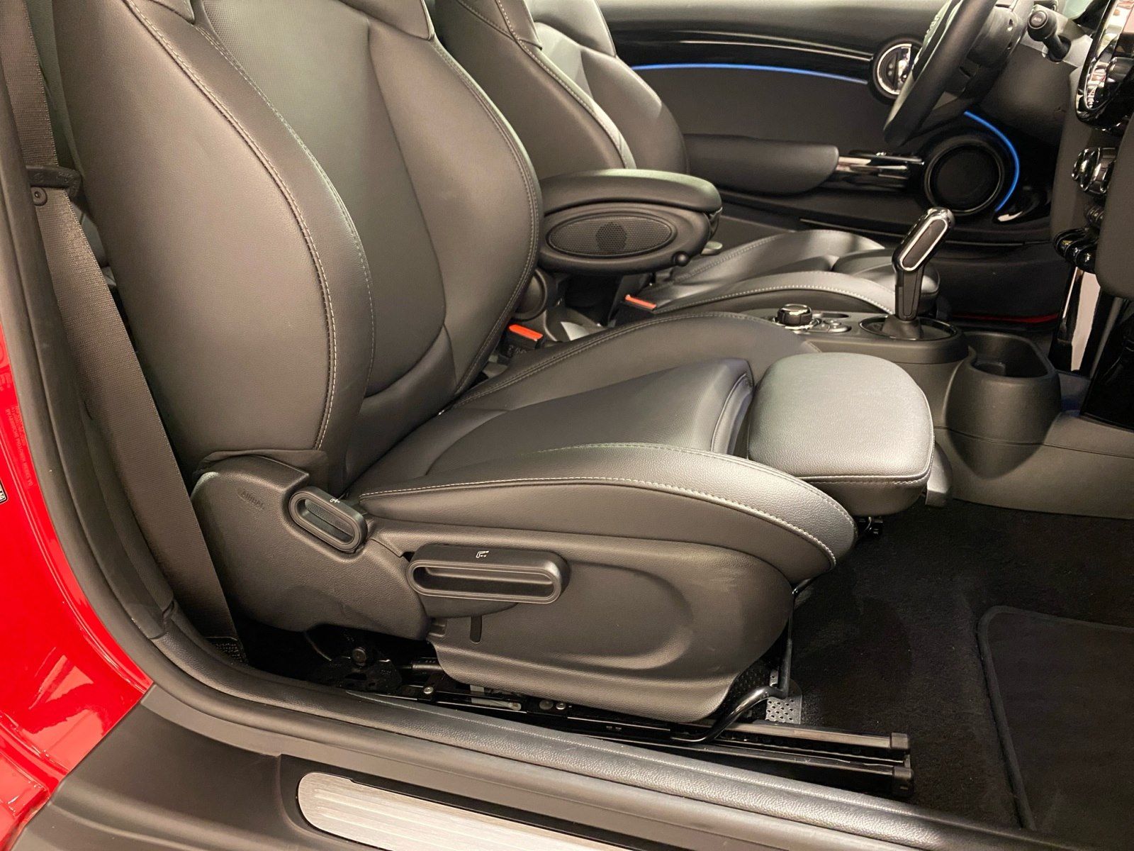 MINI Cooper SE - Samsaru's Car Outlet
