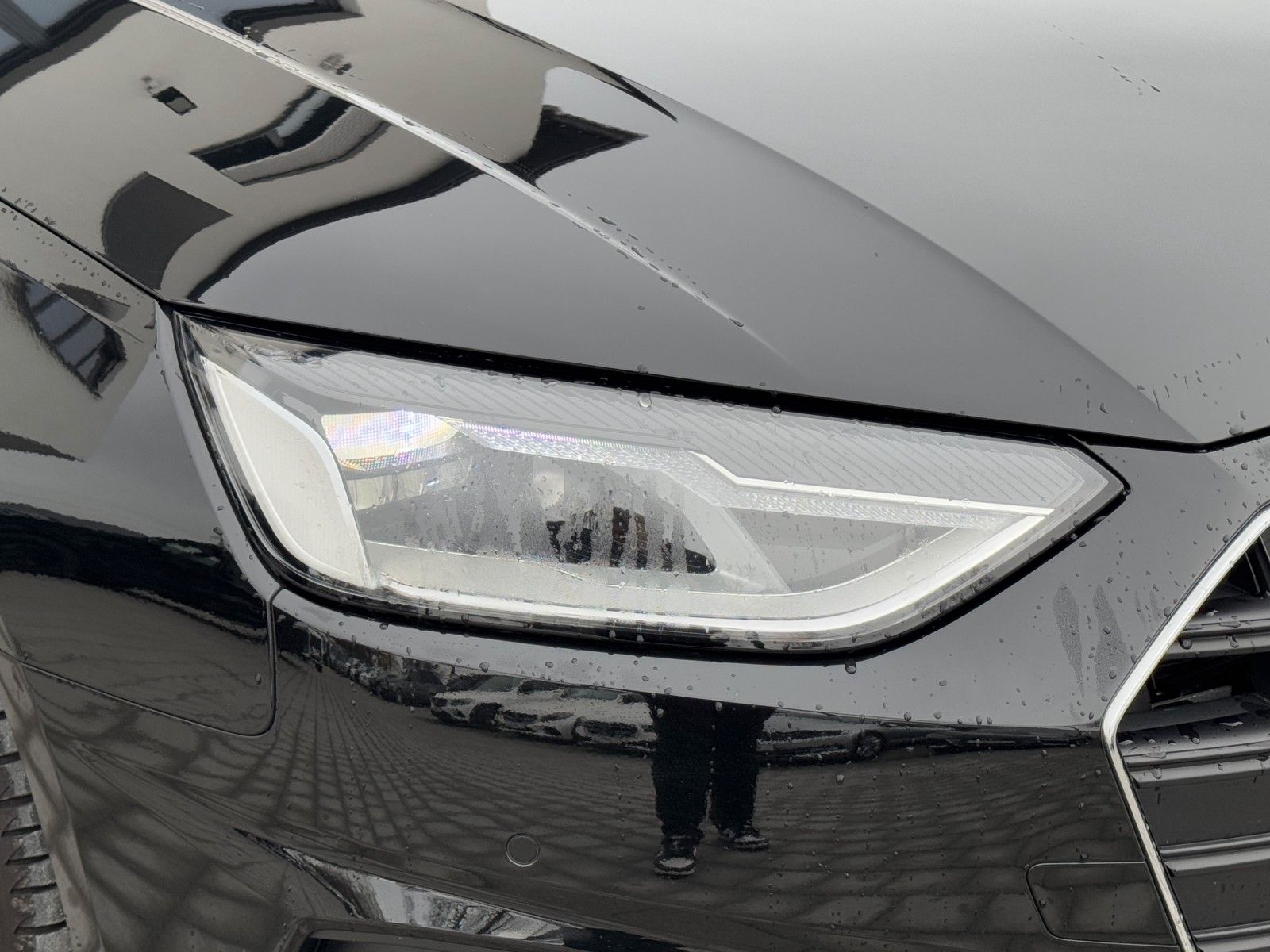 Audi A4 Lim. 40 TDI quattro S-Tr. - Samsaru's Car Outlet