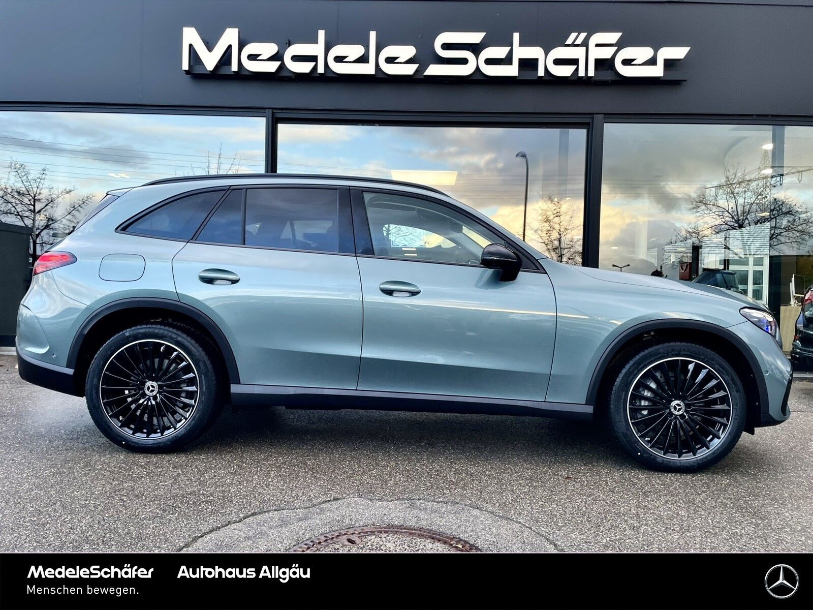 Mercedes-Benz GLC 300 4M AMG Night Distr AHK DigLi Burm3D Pano
