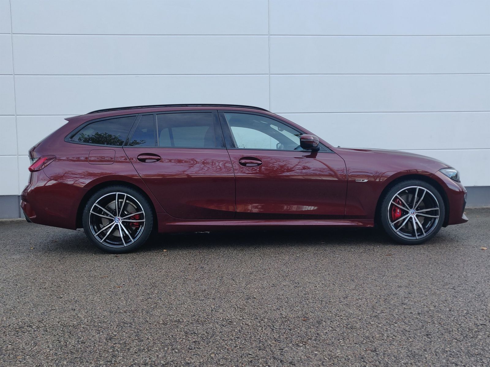 BMW 330e Touring M SPORTPAKET - Samsaru's Car Outlet