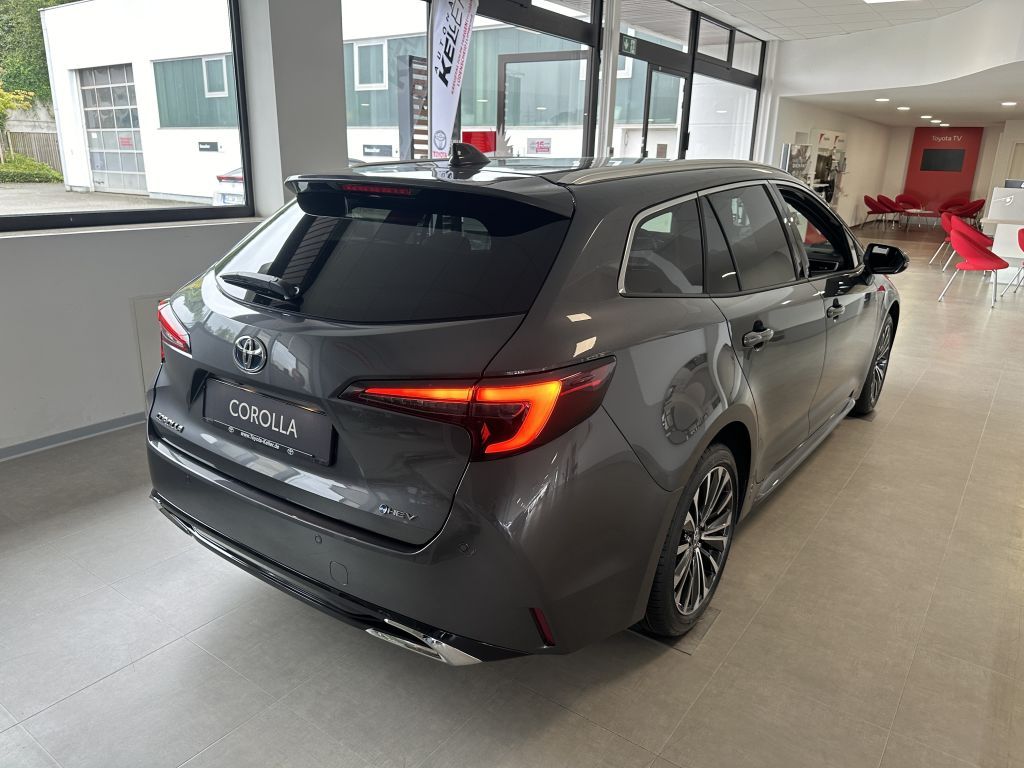 Toyota Corolla 2.0 Hybrid Touring Sports Team D