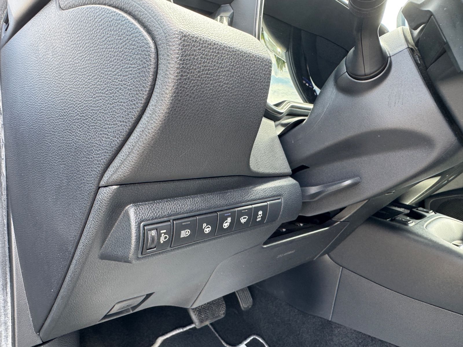 Toyota Corolla Touring Sports Hybrid Club - Samsaru's Car Outlet