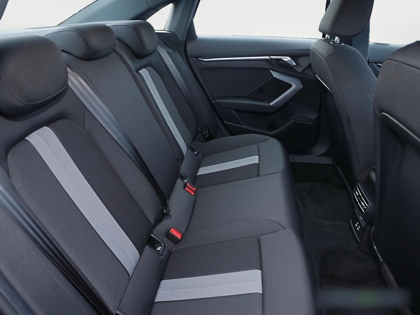 Audi A3 Lim. 35 TDI adv. S tronic - Samsaru's Car Outlet